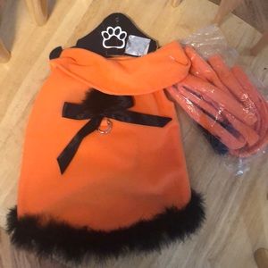 NWT Dog Halloween Cape & Leash